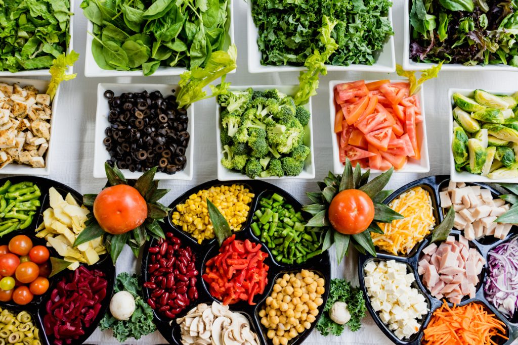 Salad Bar dan gold 4 jhDO54BYg unsplash