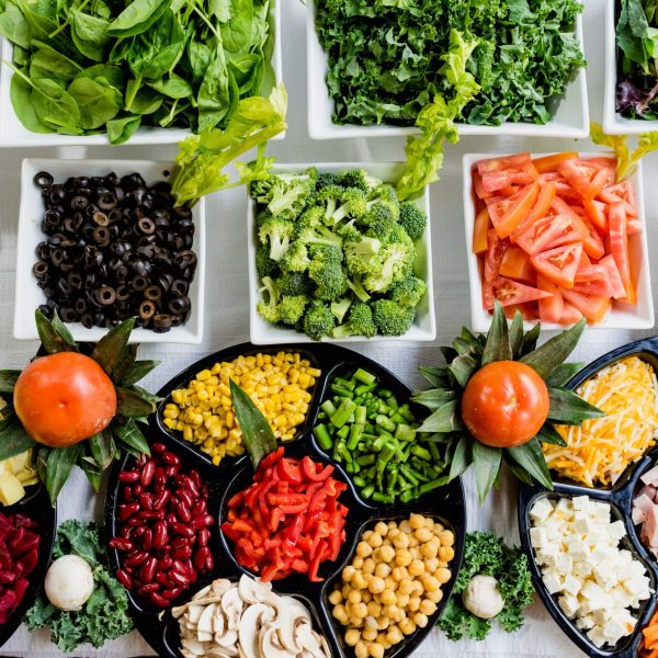 Salad Bar dan gold 4 jhDO54BYg unsplash